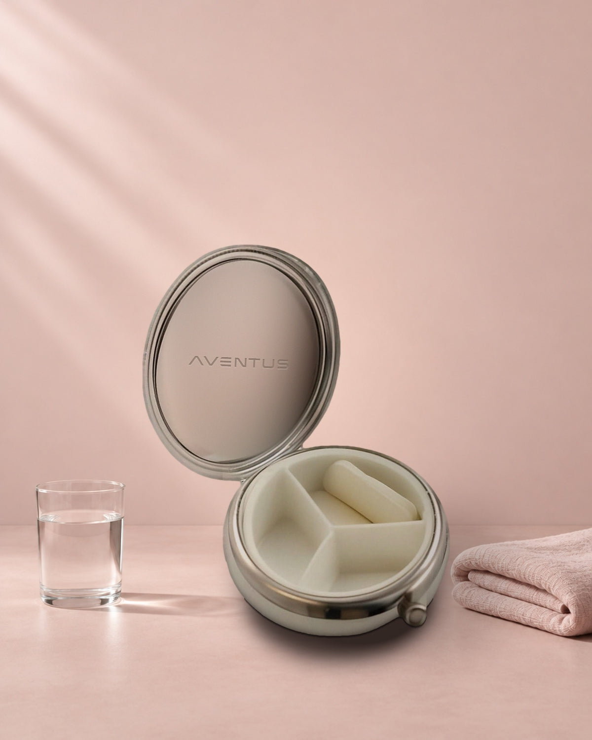 Aventus Travel Pill Case: lifestyle